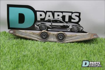 Крепление Soarer 2003 uzz40-0009596 3UZ-FE