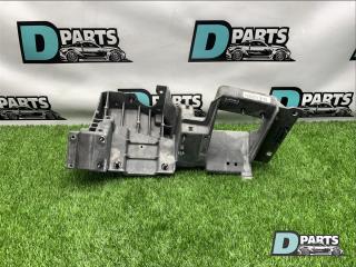 Фото запчасти кронштейн Cadillac Escalade контрактная запчасть Запчасть кронштейн Cadillac Escalade