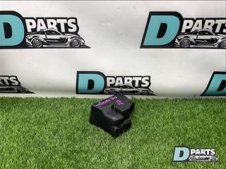 Фото запчасти крышка предохранителей Cadillac Escalade 2005 контрактная запчасть Запчасть крышка предохранителей Cadillac Escalade 2005