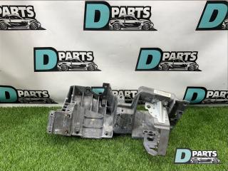 Фото запчасти кронштейн Cadillac Escalade 2005 контрактная запчасть Запчасть кронштейн Cadillac Escalade 2005