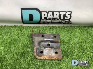 Запчасть кронштейн Hummer H3 2007