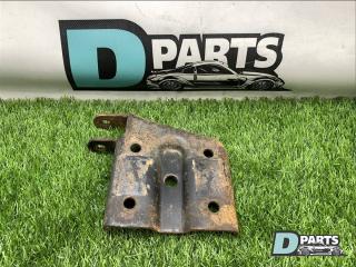 Запчасть кронштейн Hummer H3 2007