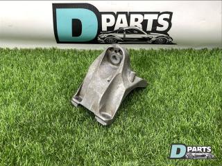 Запчасть кронштейн двигателя Audi Q7