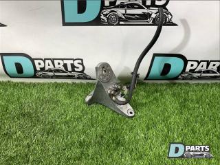 Фото запчасти кронштейн двигателя Audi Q7 контрактная запчасть Запчасть кронштейн двигателя Audi Q7