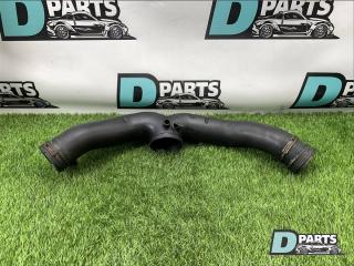 Запчасть патрубок воздушного фильтра Audi Q7