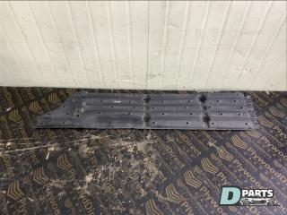 Запчасть защита днища левая TOYOTA CELSIOR