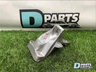 Фото запчасти кронштейн двигателя Audi контрактная запчасть Запчасть кронштейн двигателя Audi