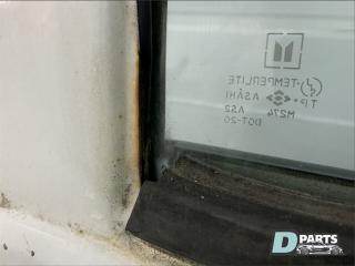 Дверь передняя правая V305
