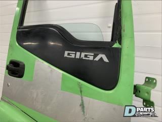 Дверь передняя правая Giga