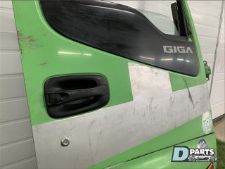 Дверь передняя правая Giga