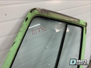 Дверь передняя левая V305