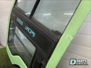 Дверь передняя левая V305