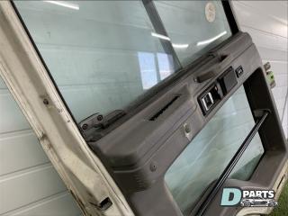 Дверь передняя левая V305