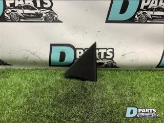 Фото запчасти уголок двери передний правый Cadillac Escalade контрактная запчасть Запчасть уголок двери передний правый Cadillac Escalade