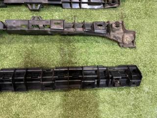 Кронштейн накладки порога BMW 5 series F10 N47D20C Кронштейн накладки порога BMW 5 series F10 N47D20C