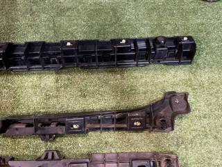 Кронштейн накладки порога 5 series 2012 F10 N47D20C Кронштейн накладки порога 5 series 2012 F10 N47D20C