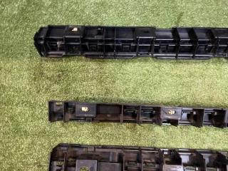 Кронштейн накладки порога 5 series 2012 F10 N47D20C Кронштейн накладки порога 5 series 2012 F10 N47D20C