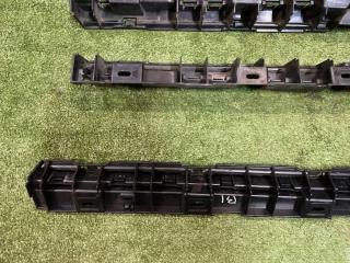 Кронштейн накладки порога 5 series 2012 F10 N47D20C Кронштейн накладки порога 5 series 2012 F10 N47D20C