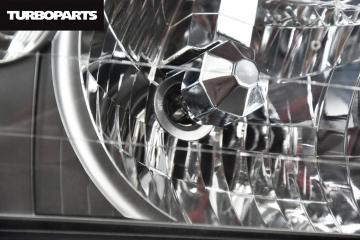 Фары комплект передние Forester SG5 EJ20 Фары комплект передние Forester SG5 EJ20