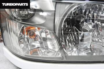 Фары комплект передние Forester SG5 EJ20 Фары комплект передние Forester SG5 EJ20