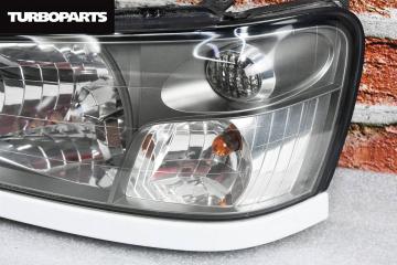 Фары комплект передние Forester SG5 EJ20 Фары комплект передние Forester SG5 EJ20