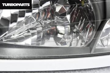 Фары комплект передние Forester SG5 EJ20 Фары комплект передние Forester SG5 EJ20