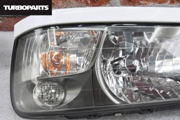 Фары комплект передние Forester SG5 EJ20 Фары комплект передние Forester SG5 EJ20