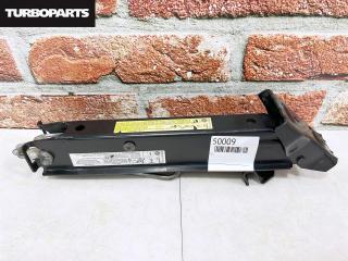 Поддомкратник (домкрат) Tiguan 5N1 CAW