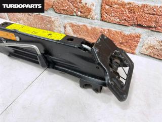 Поддомкратник (домкрат) Tiguan 5N1 CAW