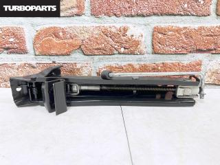 Поддомкратник (домкрат) Tiguan 5N1 CAW