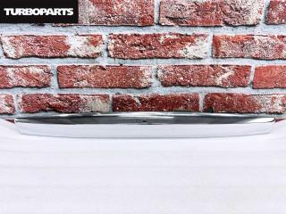 Запчасть накладка двери багажника задняя NISSAN Serena
