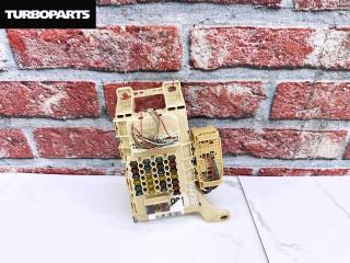 Запчасть блок предохранителей салонный TOYOTA Harrier