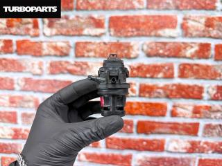 Запчасть моторчик бачка омывателя TOYOTA Corolla Fielder