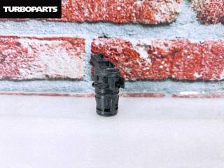 Запчасть моторчик бачка омывателя TOYOTA Corolla Fielder