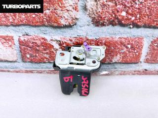 Запчасть замок багажника задний TOYOTA Aristo