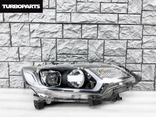 Запчасть фара передняя правая HONDA Fit