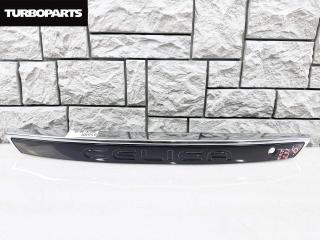 Запчасть вставка между стопов задняя TOYOTA Celica 1999 -2006