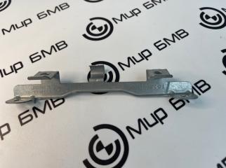 Запчасть кронштейн стойки кузова BMW 740Ld xDrive 2020