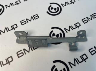 Запчасть кронштейн стойки кузова BMW 740Ld xDrive 2020