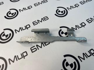 Запчасть кронштейн стойки кузова BMW 740Ld xDrive 2020