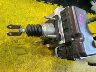 Главный тормозной цилиндр TOYOTA PRIUS PHV ZVW52 2ZR-FXE 47050-47870, 47210-47B60 2 ракурс