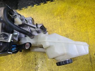 Главный тормозной цилиндр TOYOTA PRIUS PHV ZVW52 2ZR-FXE 47050-47870, 47210-47B60 3 ракурс