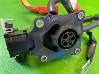 Зарядное гнездо TOYOTA PRIUS PHV ZVW52 2ZR-FXE G9082-47010, G9081-47040, G9081-47050 2 ракурс Зарядное гнездо TOYOTA PRIUS PHV ZVW52 2ZR-FXE G9082-47010, G9081-47040, G9081-47050 2 ракурс