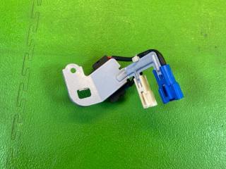 Электронный блок TOYOTA PRIUS PHV ZVW52 2ZR-FXE 863B0-47030 2 ракурс