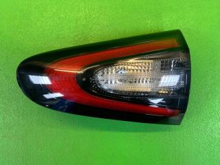 Вставка между стопов правая задняя TOYOTA SIENTA NHP170 1NZ-FXE 52-286 1 ракурс