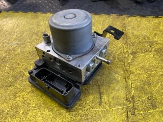 Блок abs NISSAN LEAF ZE1 EM57 47660-5SK0A 3 ракурс