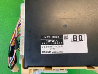 Блок предохранителей TOYOTA HARRIER ZSU60 3ZR-FAE 89221-48671 2 ракурс Блок предохранителей TOYOTA HARRIER ZSU60 3ZR-FAE 89221-48671 2 ракурс