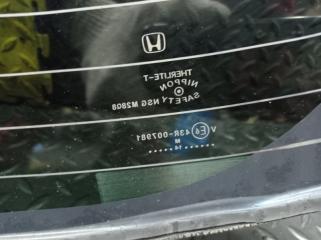 Стекло 5-й двери HONDA VEZEL RU3 LEB 73211-T7A-J11 3 ракурс