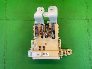 Блок предохранителей TOYOTA HARRIER ZSU60 3ZR-FAE 89221-48671, 238000-5280 1 ракурс Блок предохранителей TOYOTA HARRIER ZSU60 3ZR-FAE 89221-48671, 238000-5280 1 ракурс