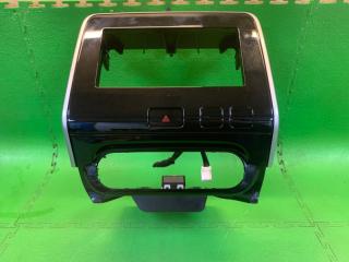 Консоль магнитофона NISSAN SERENA C27 MR20-DD 682605TA0A, 682U25TA0A 2 ракурс